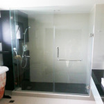 ติดตั้งฉากกั้นอาบน้ำ - บริษัท เอ โอ วาย เชาเวอร์ จำกัด