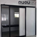 รับติดตั้งกระจกอลูมิเนียมประตูแถวบางใหญ่ - ช่างกระจกอลูมิเนียมนนทบุรี ถนอมการช่าง
