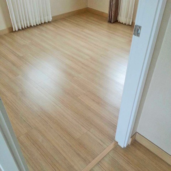 ไม้ปูพื้นลามิเนต ไม้ปูพื้นลามิเนต  ไม้พื้นลามิเนต  รับปูพื้นลามิเนต  ไม้ลามิเนต  พื้นไม้ลามิเนต  vinyl floor  รับปูกระเบื้องยาง  กระเบื้องยางปูพื้น  กระเบื้องยาง  laminate flooring 