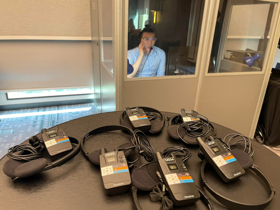 ตู้ล่ามแปลภาษา ตู้ล่ามแปลภาษา