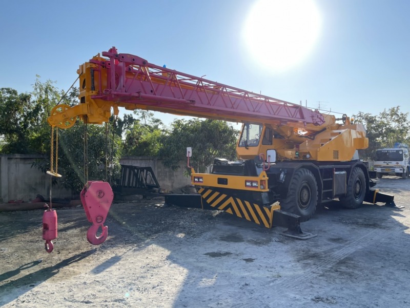 รถเครน 4 ล้อให้เช่า รถเครน 4 ล้อให้เช่า